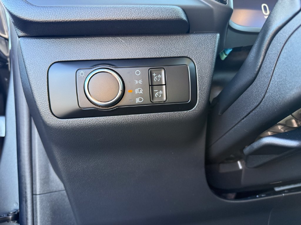 Certified 2025 Ford Escape ST-Line w/ Cold Weather Package FWD image 26