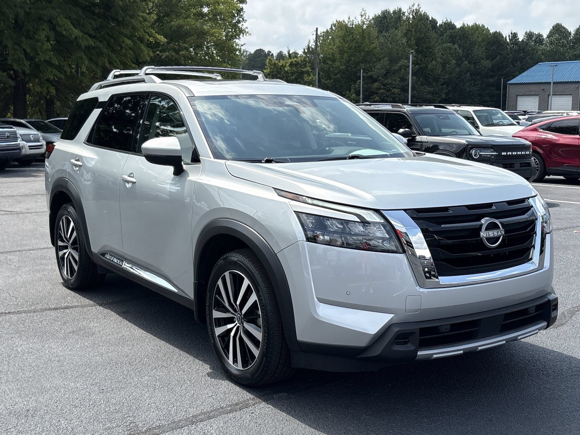 Used 2025 Nissan Pathfinder Platinum w/ Cargo Package AWD/4WD image 28