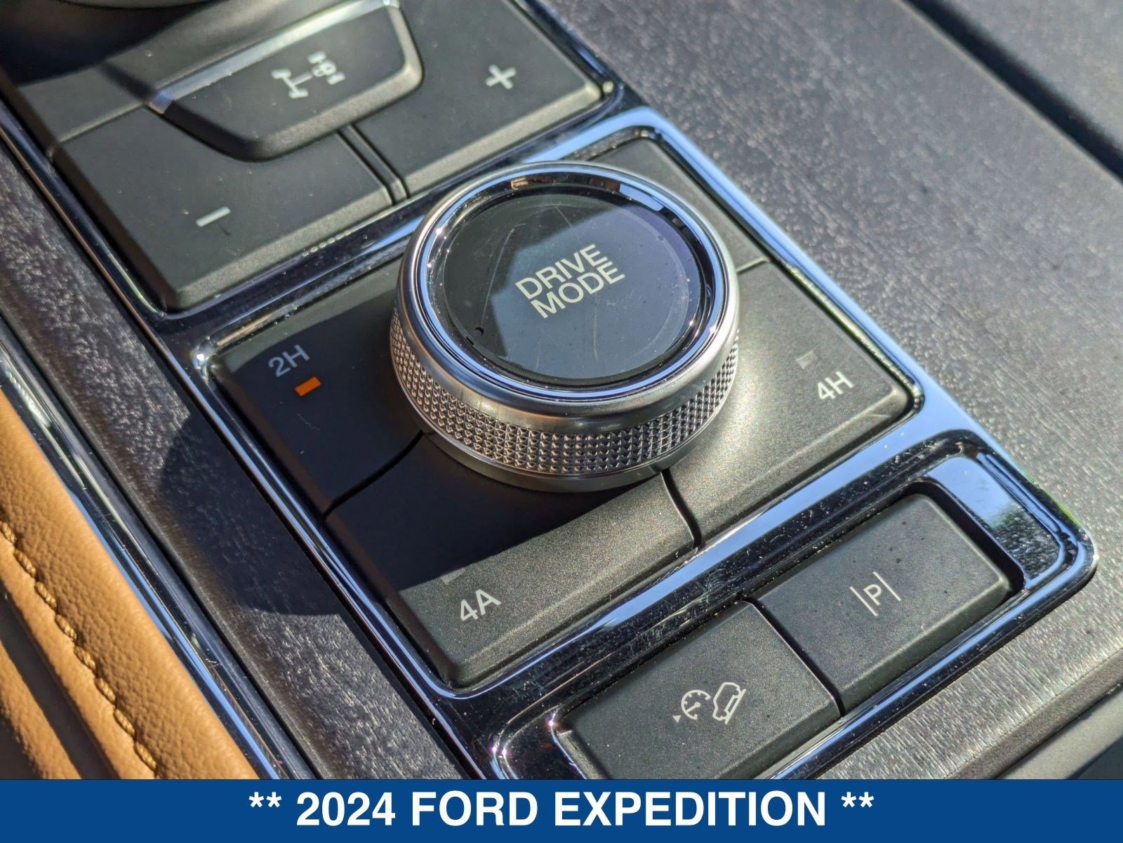 Certified 2024 Ford Expedition Platinum image 33