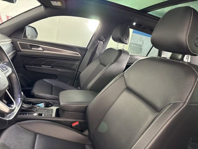 Used 2020 Volkswagen Atlas Cross Sport SEL image 11