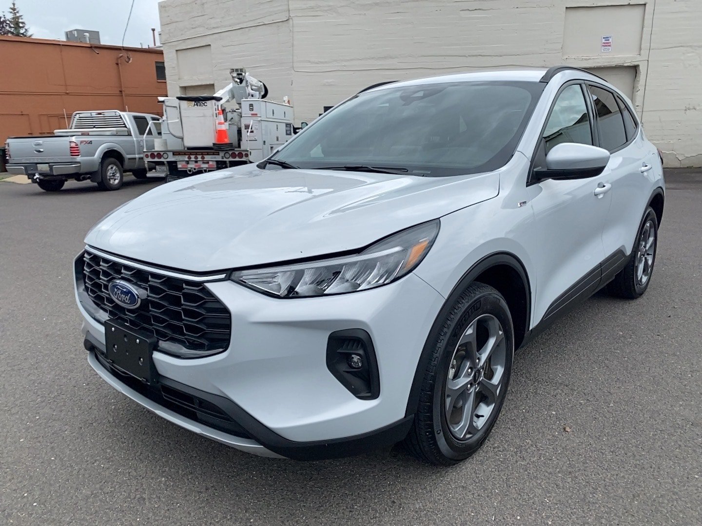Certified 2025 Ford Escape ST-Line Select AWD/4WD image 2
