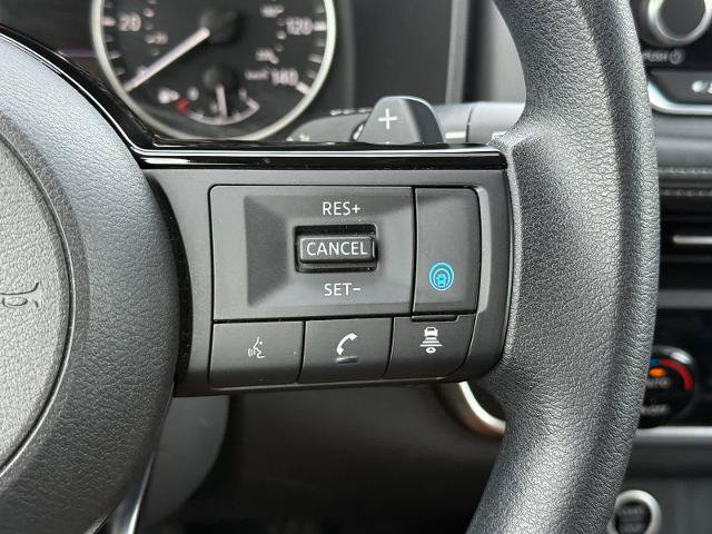Used 2023 Nissan Rogue SV AWD/4WD image 16
