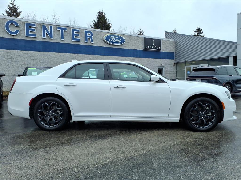 Used 2023 Chrysler 300 Touring L w/ Popular Equipment Group image 6