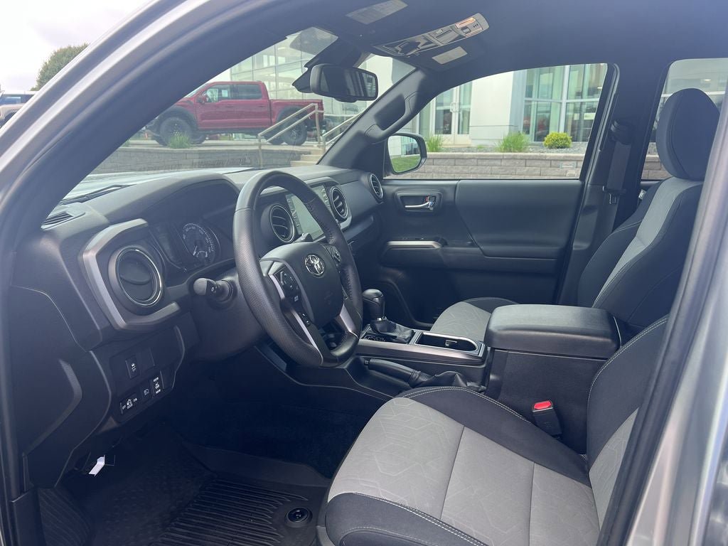 Used 2023 Toyota Tacoma TRD Off-Road AWD/4WD image 9
