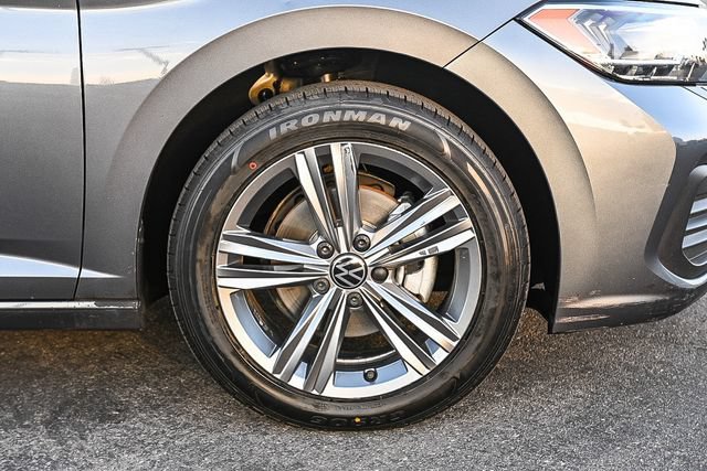Used 2024 Volkswagen Jetta SE FWD image 13
