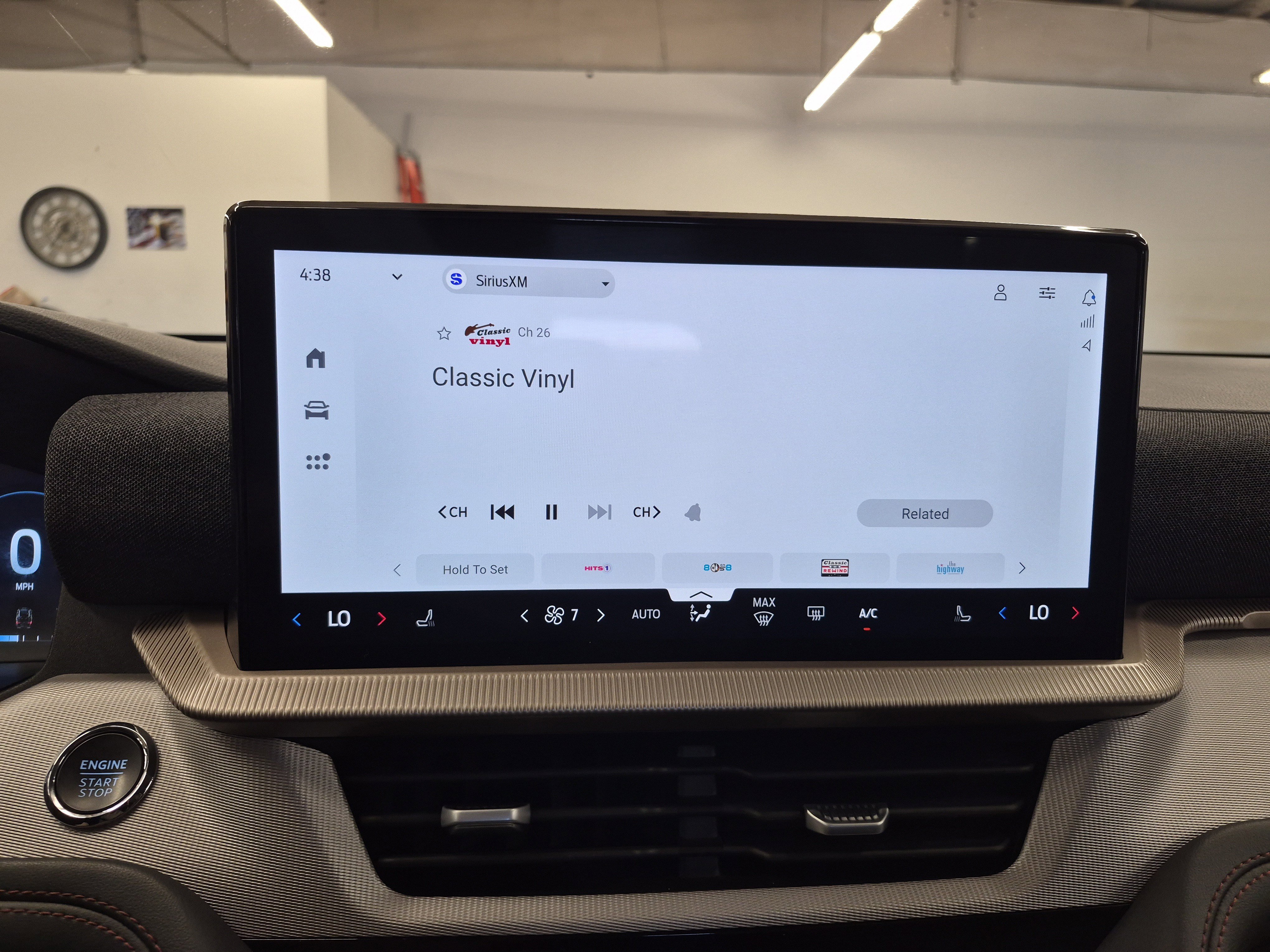 Certified 2025 Ford Explorer Active image 33