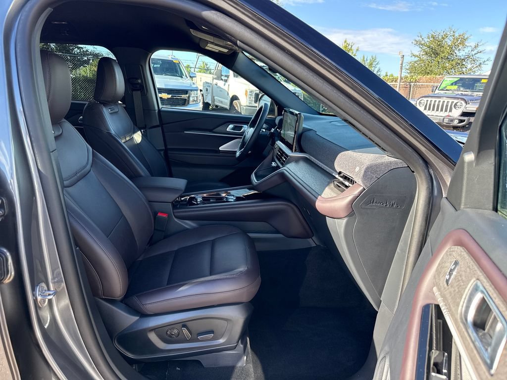 Certified 2026 Ford Explorer Platinum RWD image 27