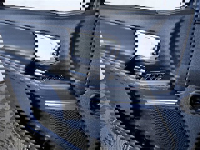 Certified 2025 Ford Expedition Active image 26