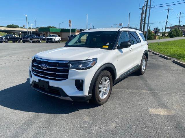 Certified 2025 Ford Explorer Active w/ Active Comfort Package RWD image 2