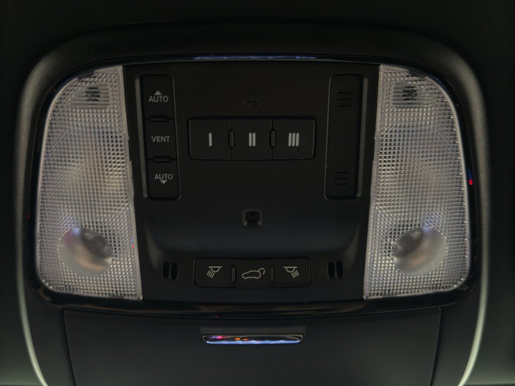 Used 2023 Dodge Durango GT image 28