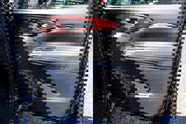 Used 2025 Chevrolet Traverse RS w/ LPO, Floor Liner Package AWD/4WD image 31