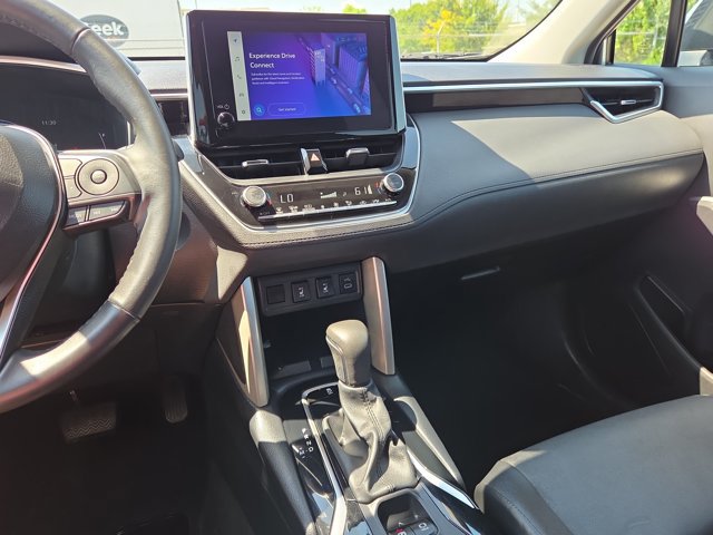 Used 2024 Toyota Corolla Cross XLE FWD image 24