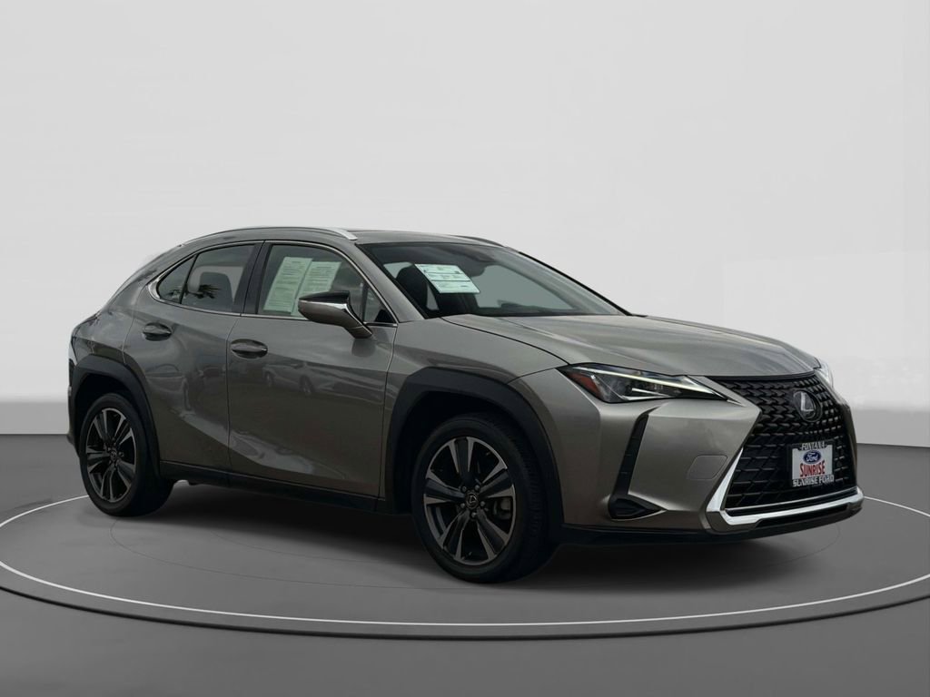 Used 2019 Lexus UX 200 w/ Premium Package FWD image 4