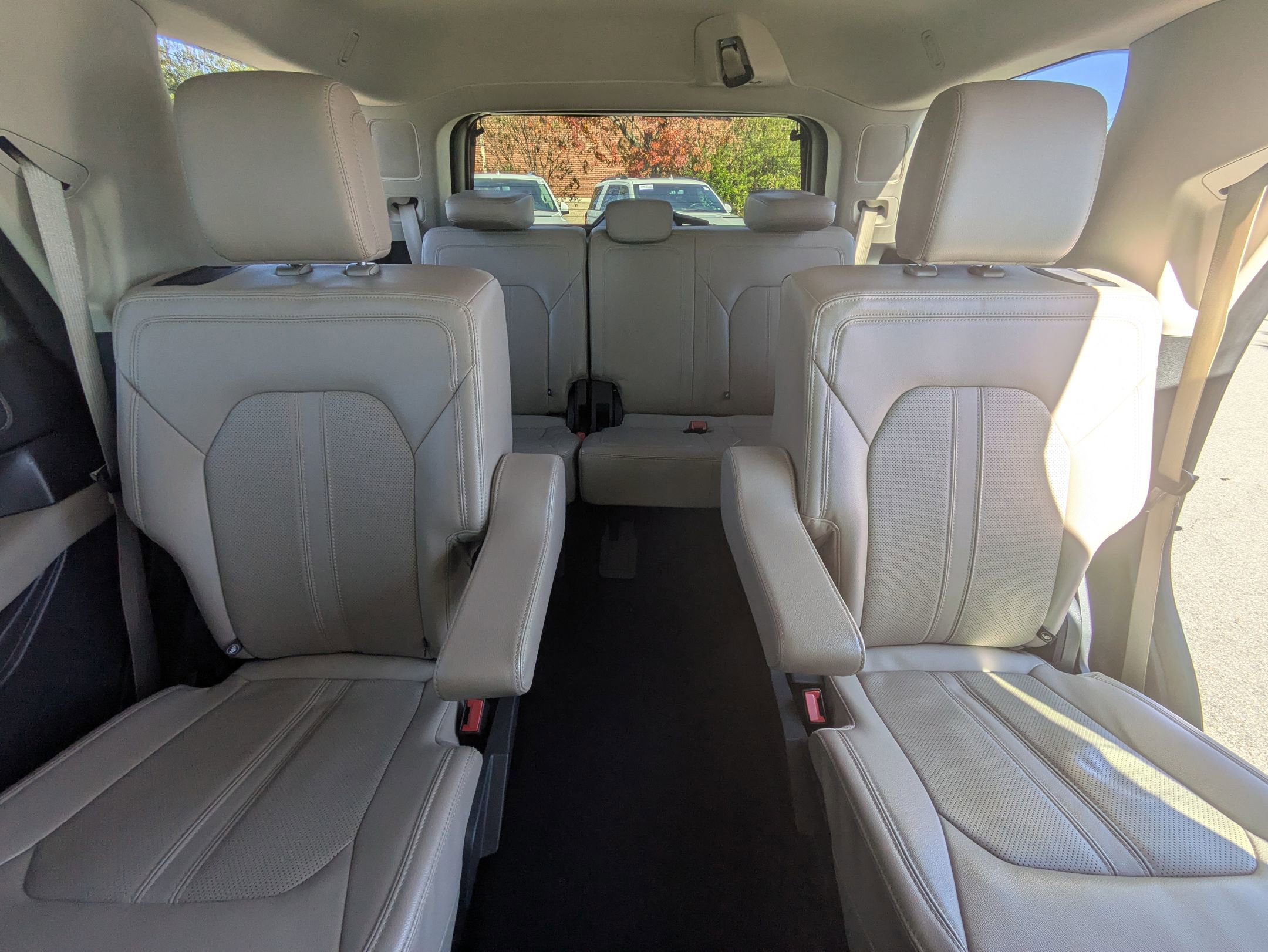 Certified 2024 Ford Expedition Limited image 32