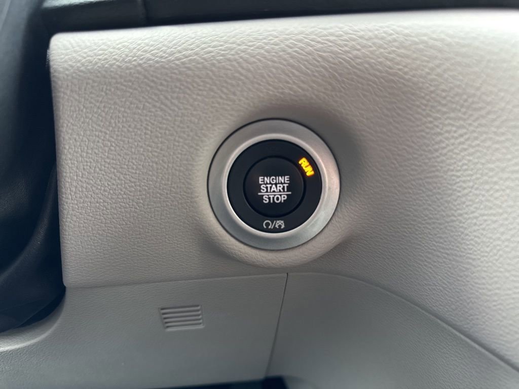 Used 2019 Chrysler Pacifica Touring-L Plus w/ Tire & Wheel Group image 34