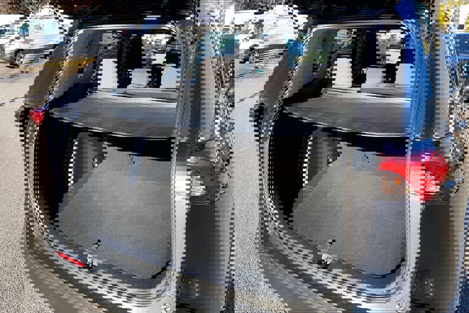 Used 2024 Toyota RAV4 XLE image 32