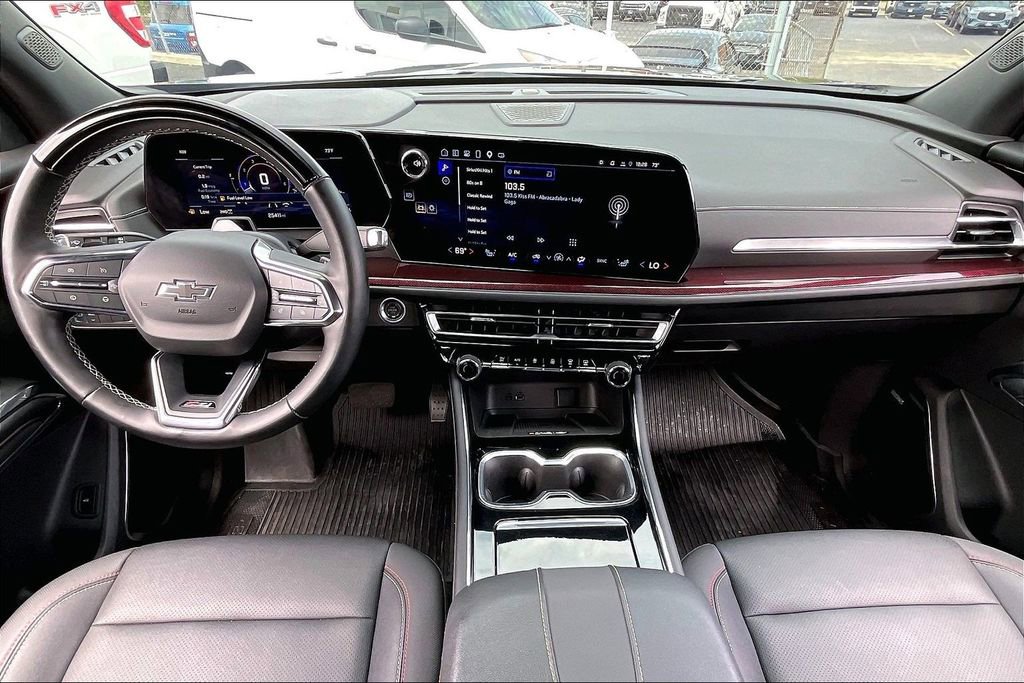 Used 2025 Chevrolet Traverse Z71 w/ Enhanced Driving Package AWD/4WD image 14