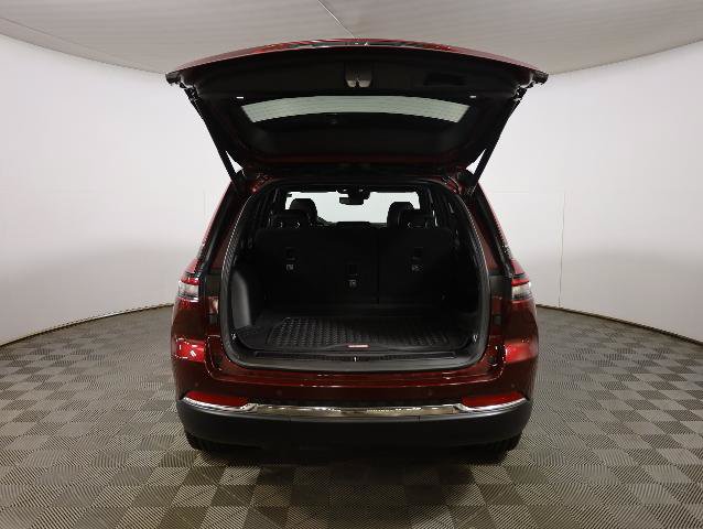 Used 2024 Jeep Grand Cherokee Limited AWD/4WD image 36