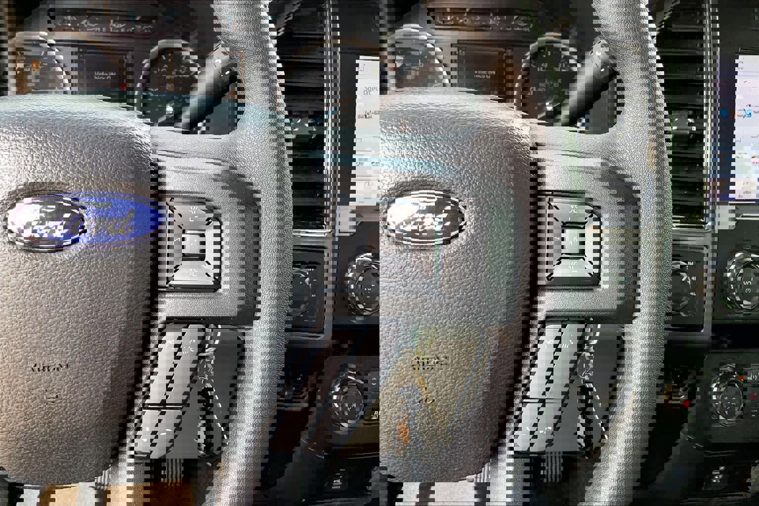 Certified 2022 Ford F250 XLT w/ XLT Premium Package image 25