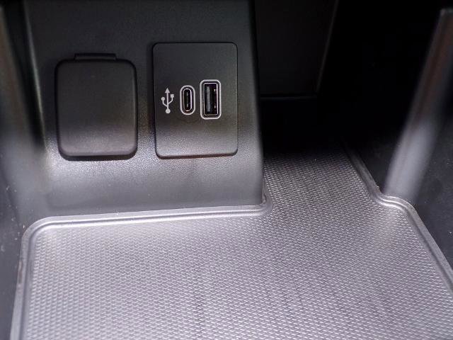 Certified 2025 Ford Explorer Active w/ Active Comfort Package image 22