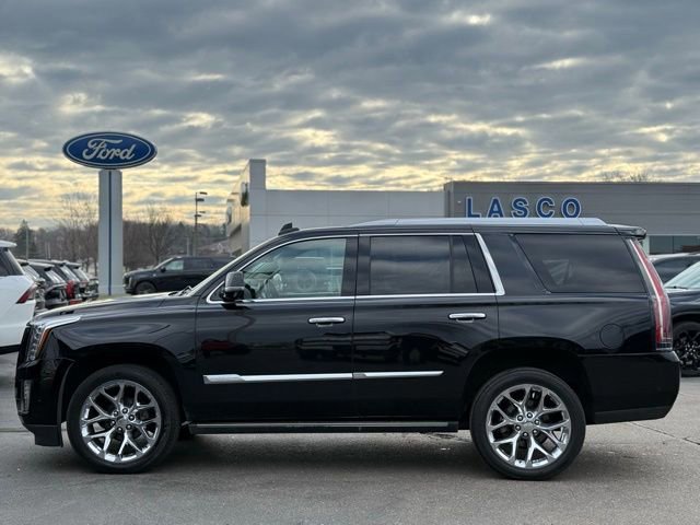 Used 2019 Cadillac Escalade Premium Luxury image 4