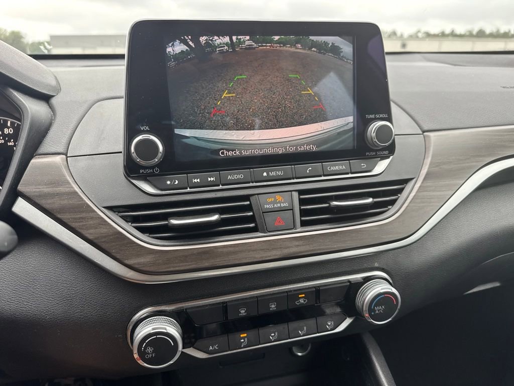 Used 2024 Nissan Altima 2.5 SV FWD image 15