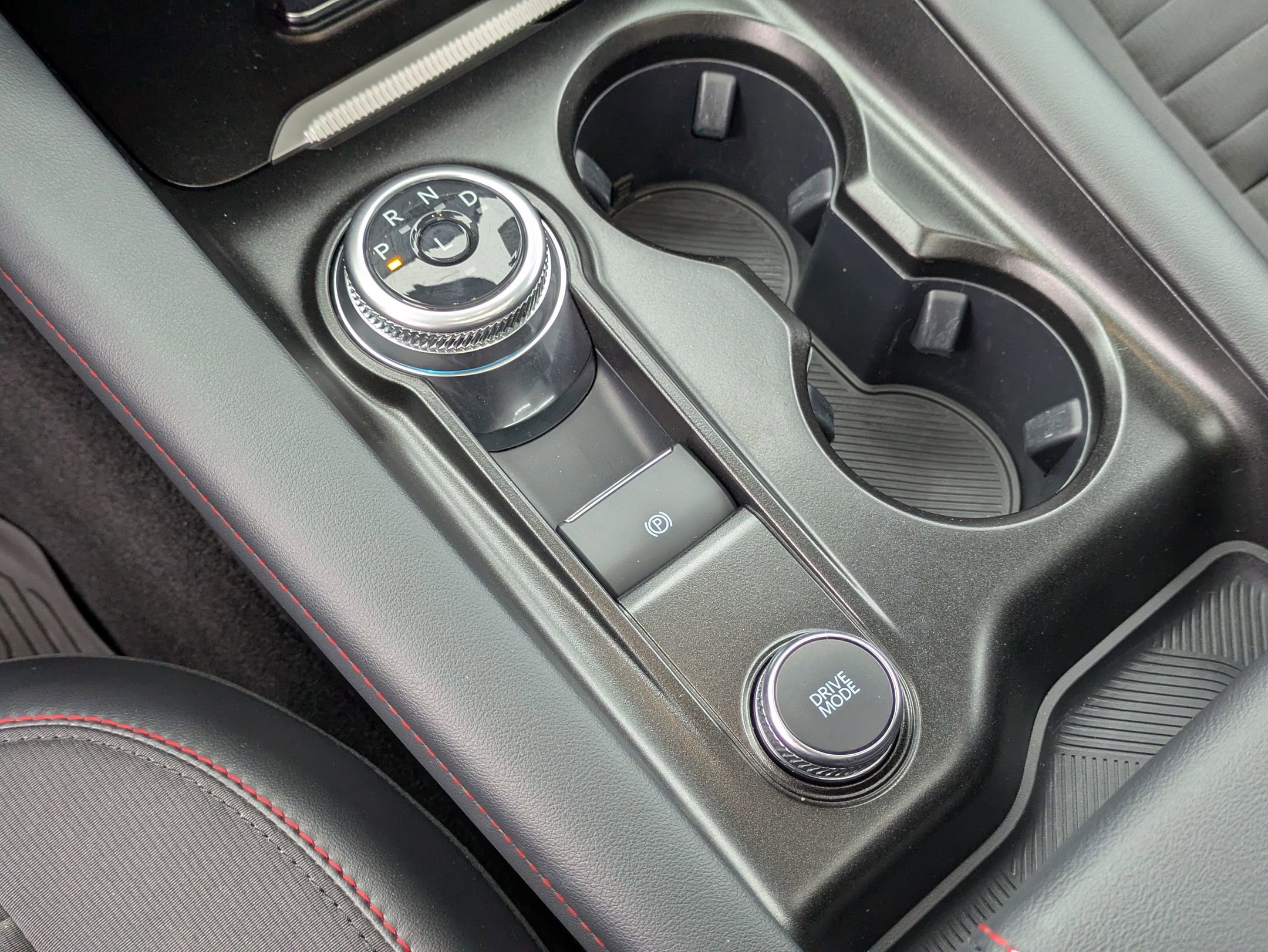 Certified 2025 Ford Explorer ST-Line w/ Premium Package image 27