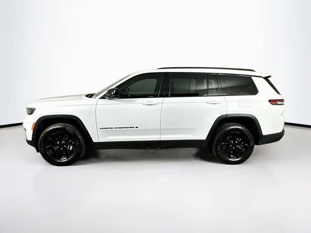 Used 2024 Jeep Grand Cherokee L Laredo AWD/4WD image 3