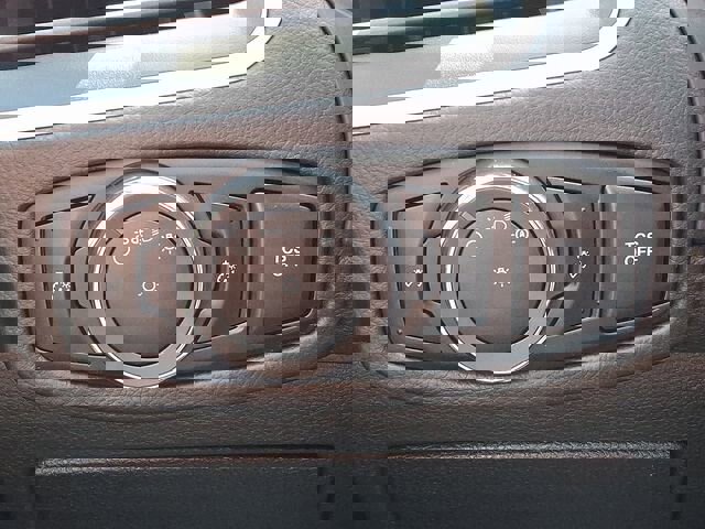 Certified 2024 Ford Edge SE w/ Black Appearance Package image 22