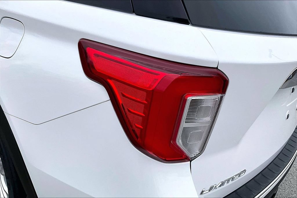 Certified 2023 Ford Explorer Limited w/ Limited Technology Package AWD/4WD image 30