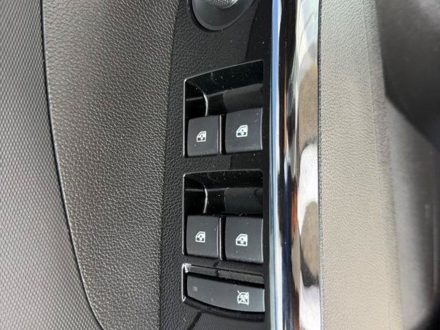 Used 2018 Chevrolet Sonic LT w/ Fun and Sun Package FWD image 19