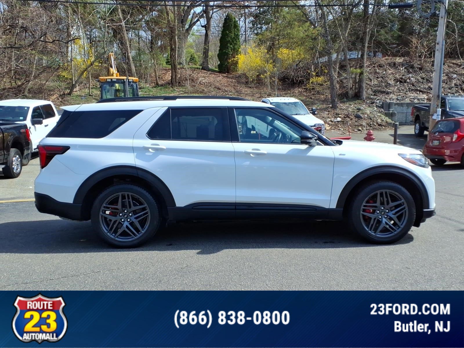 Certified 2025 Ford Explorer ST-Line w/ Premium Package AWD/4WD image 6