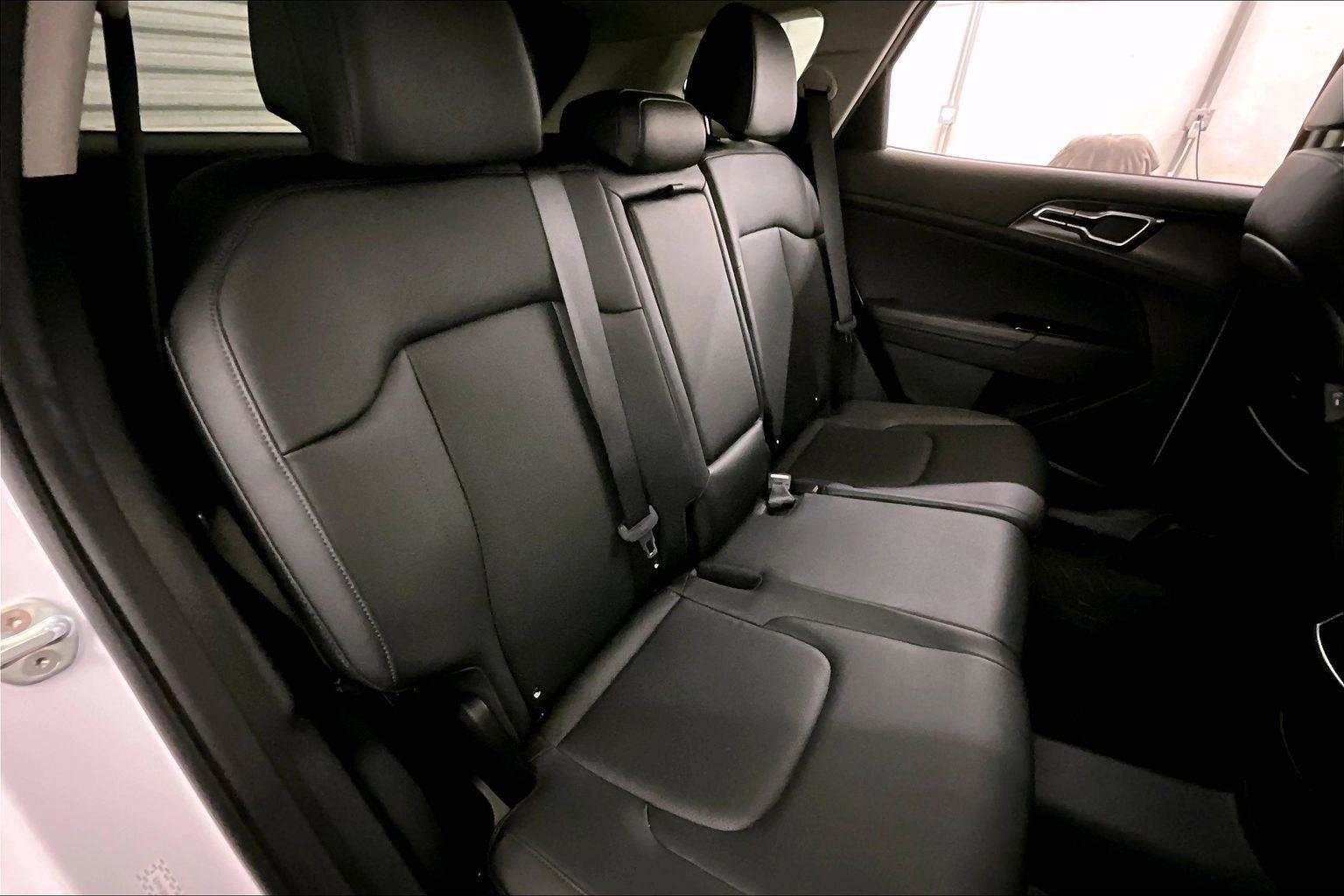 Used 2023 Kia Sportage EX image 26