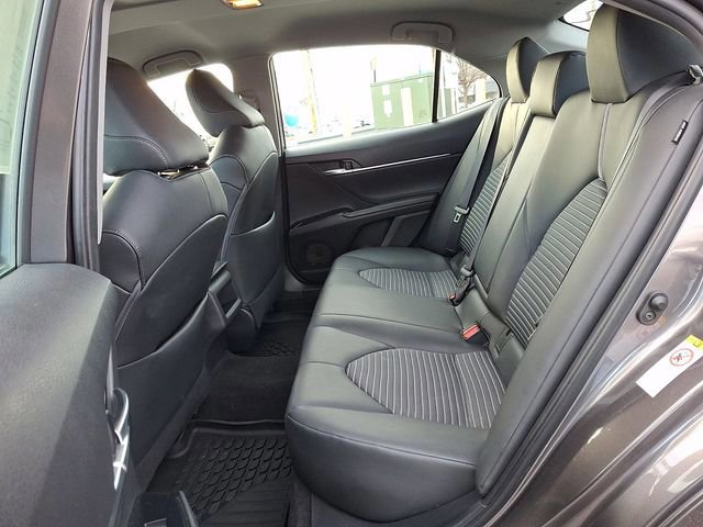 Used 2018 Toyota Camry SE image 10