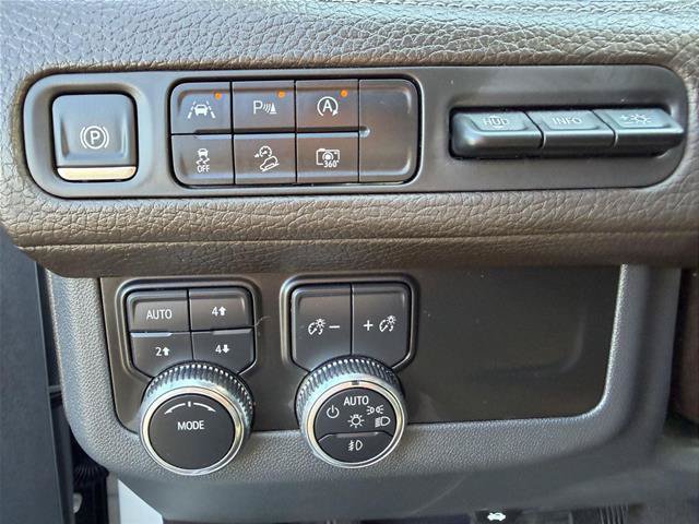 Used 2024 GMC Yukon XL Denali AWD/4WD image 18