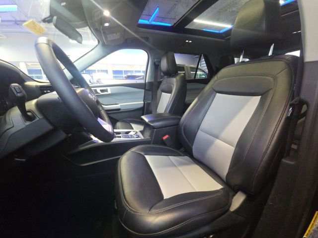 Certified 2023 Ford Explorer XLT w/ Equipment Group 202A image 28