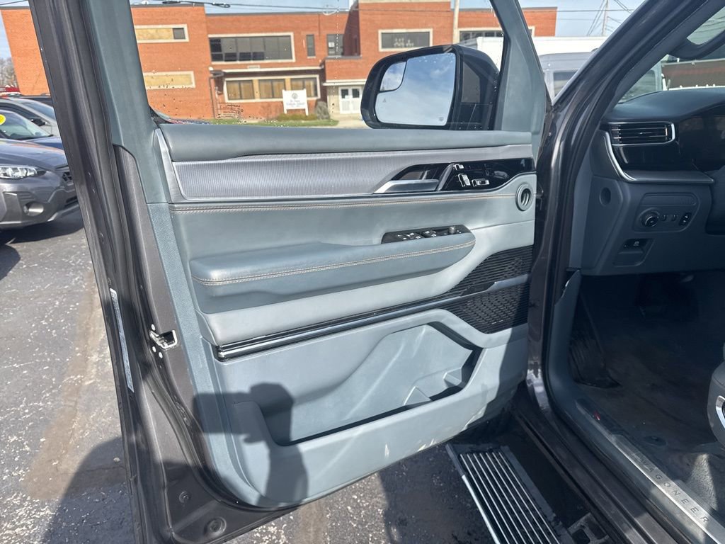 Used 2022 Jeep Grand Wagoneer Series III w/ Rear Seat Video Group 1 image 19