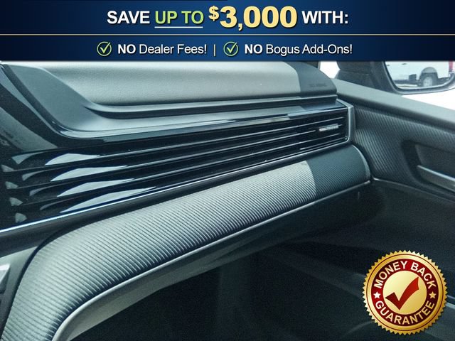 Used 2025 Toyota Camry SE w/ Convenience Package FWD image 17