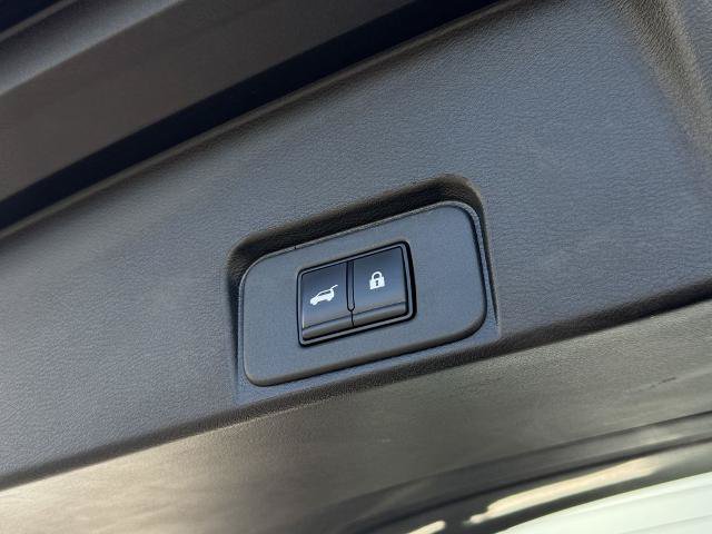 Used 2025 Nissan Rogue SV FWD image 6