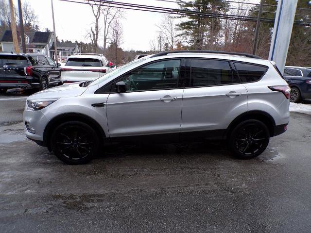 Certified 2018 Ford Escape SE w/ SE Sport Appearance Package image 2