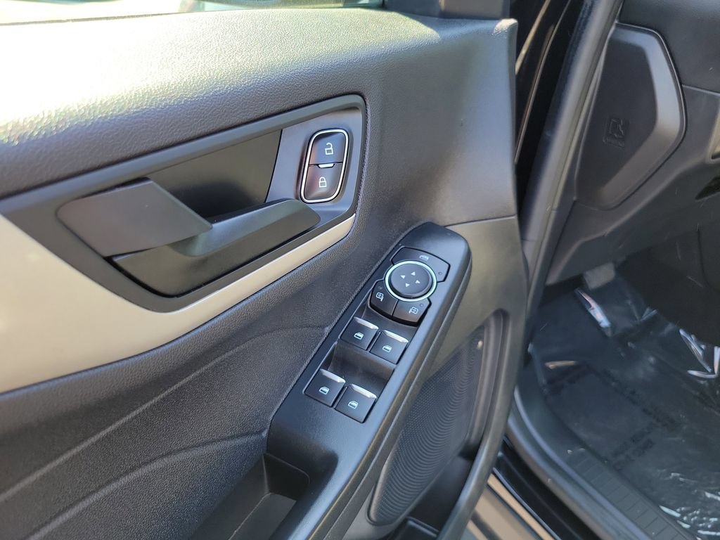 Certified 2022 Ford Escape SE w/ Cold Weather Package AWD/4WD image 7