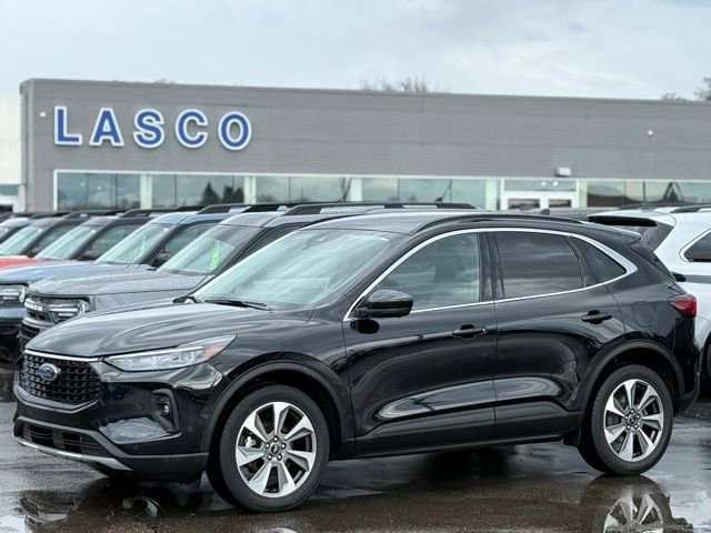 Certified 2024 Ford Escape Platinum image 1