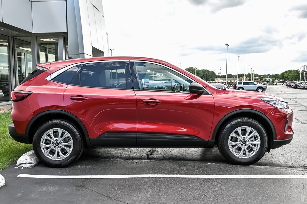 Certified 2023 Ford Escape Active AWD/4WD image 11