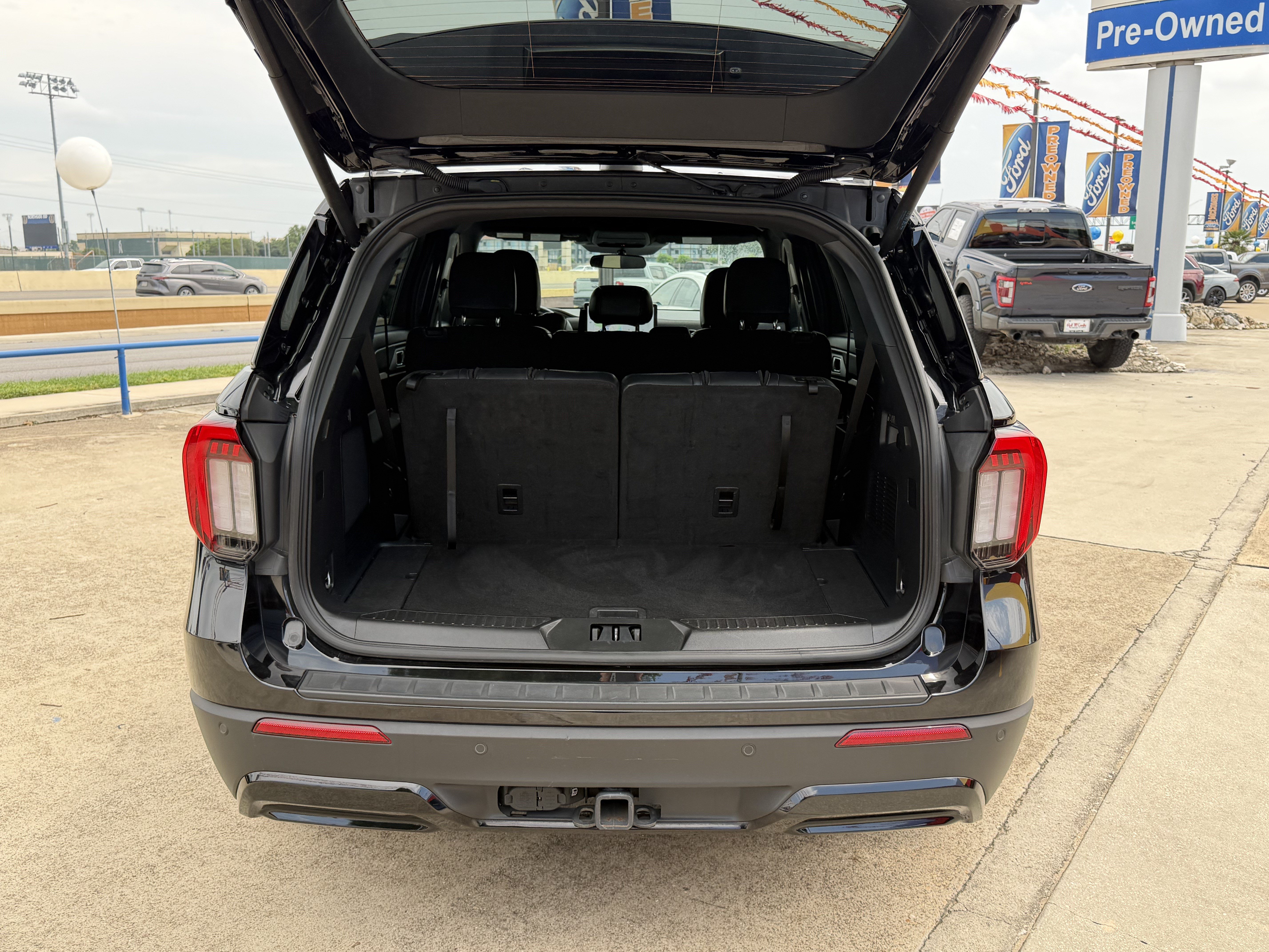 Certified 2025 Ford Explorer ST-Line w/ ST-Line Street Pack AWD/4WD image 7