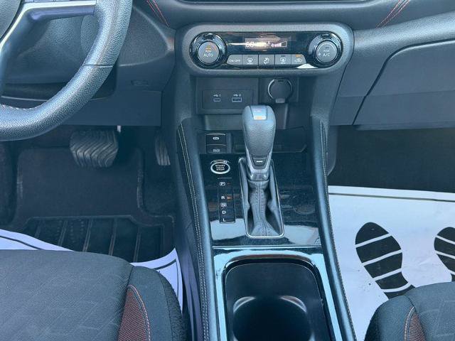 Used 2024 Nissan Kicks SR FWD image 15