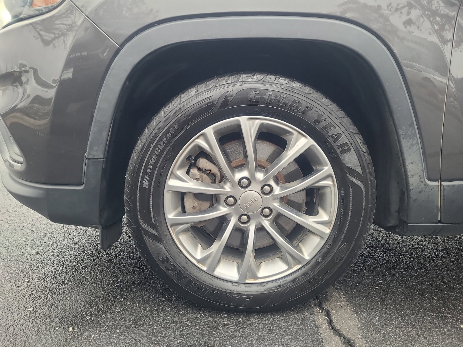 Used 2019 Jeep Cherokee Latitude Plus image 26