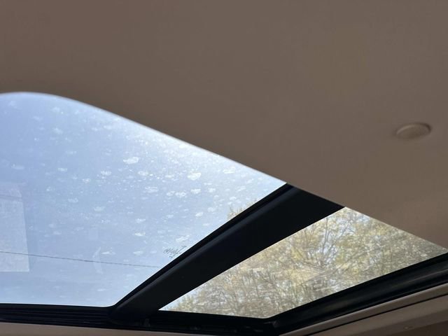 Certified 2021 Ford Explorer Limited w/ Hybrid Equipment Group 310A image 18