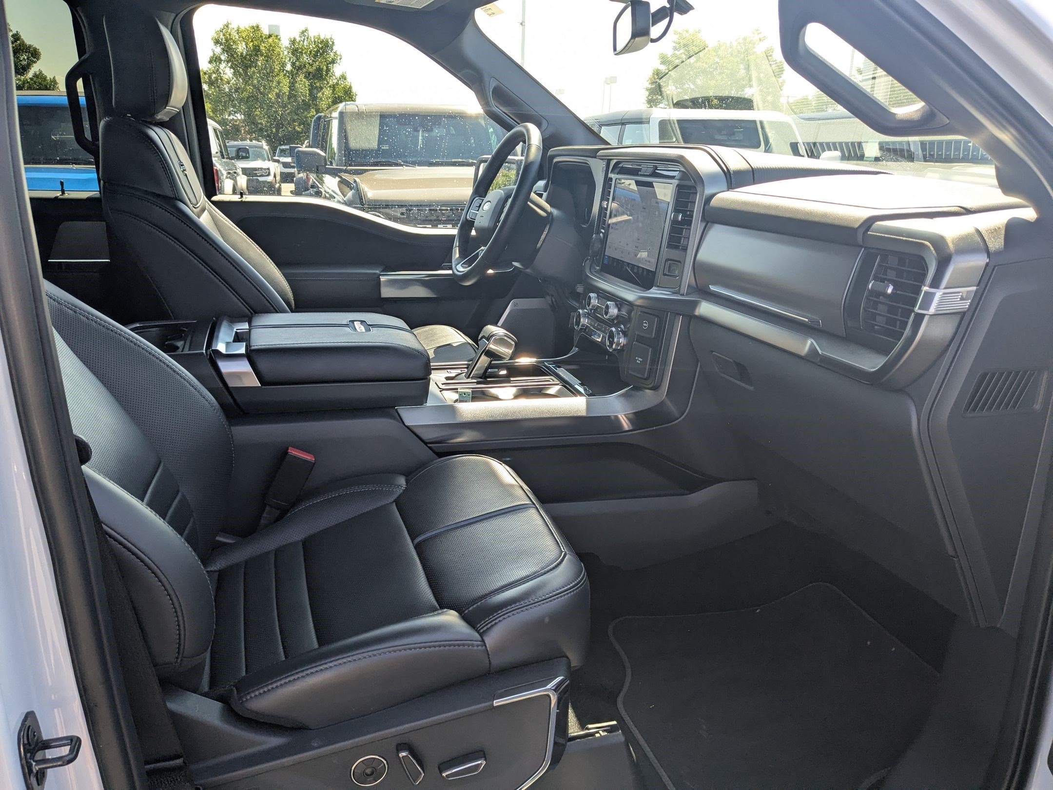 Certified 2025 Ford F150 Platinum w/ Equipment Group 702A High AWD/4WD image 34