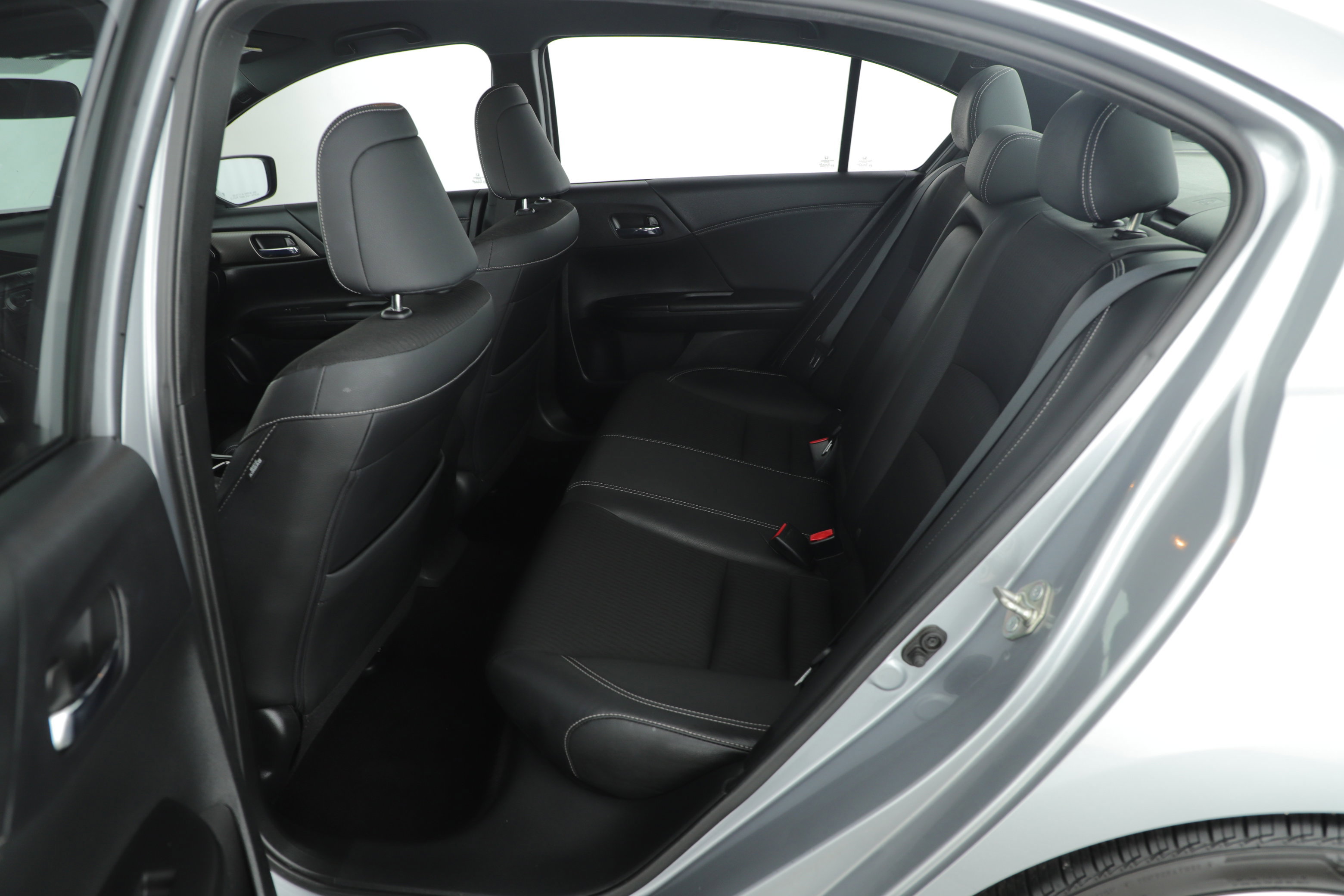 Used 2017 Honda Accord Sport image 7