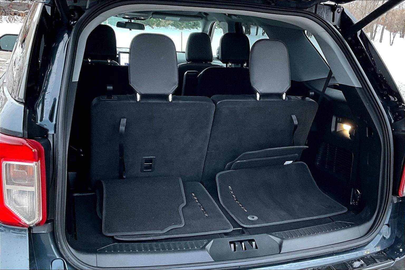 Certified 2022 Ford Explorer XLT w/ Equipment Group 202A image 19